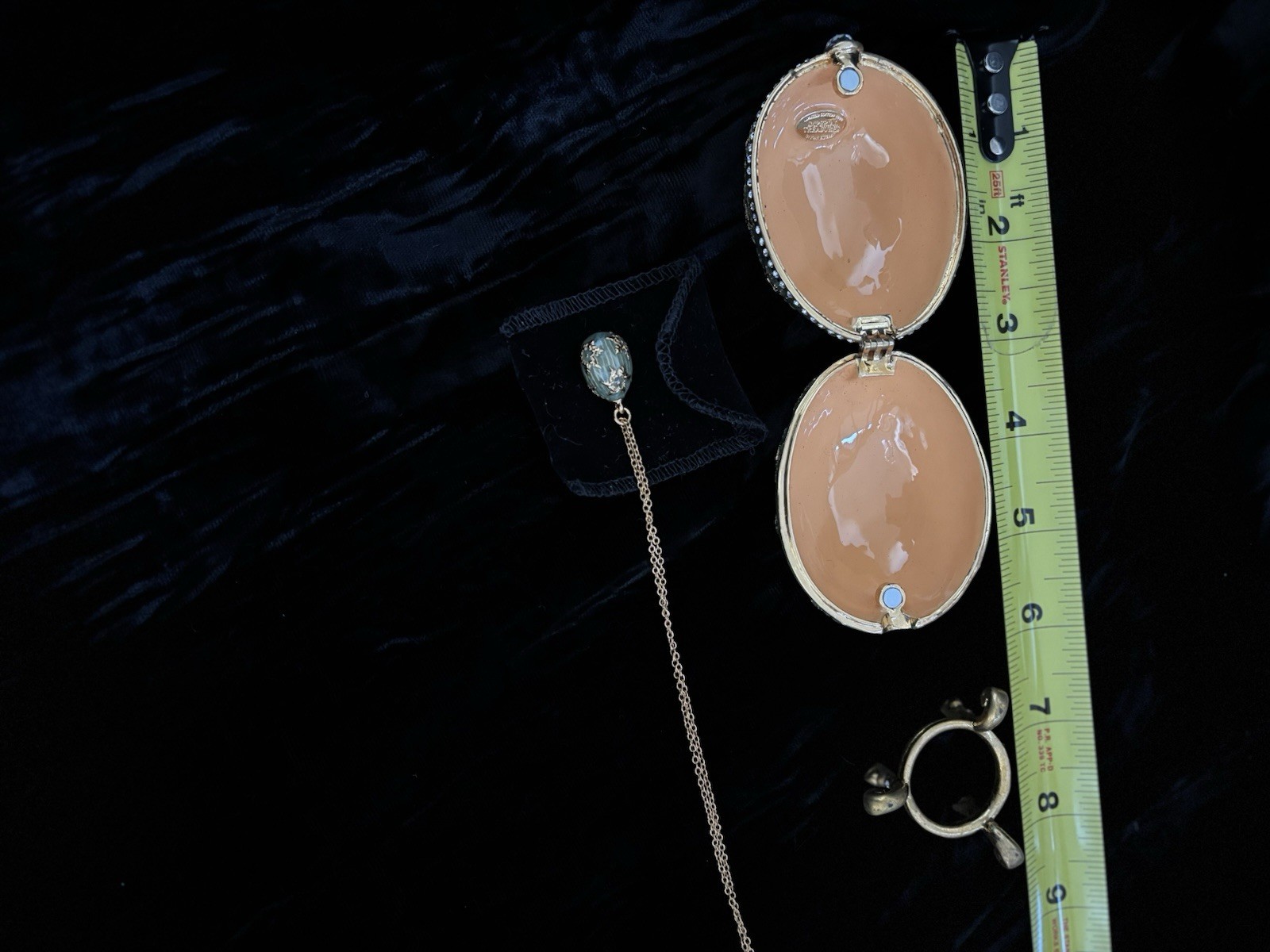 Joan Rivers NIB Limited Edition Tiny Treasures Egg Keepsake Box, With Necklace