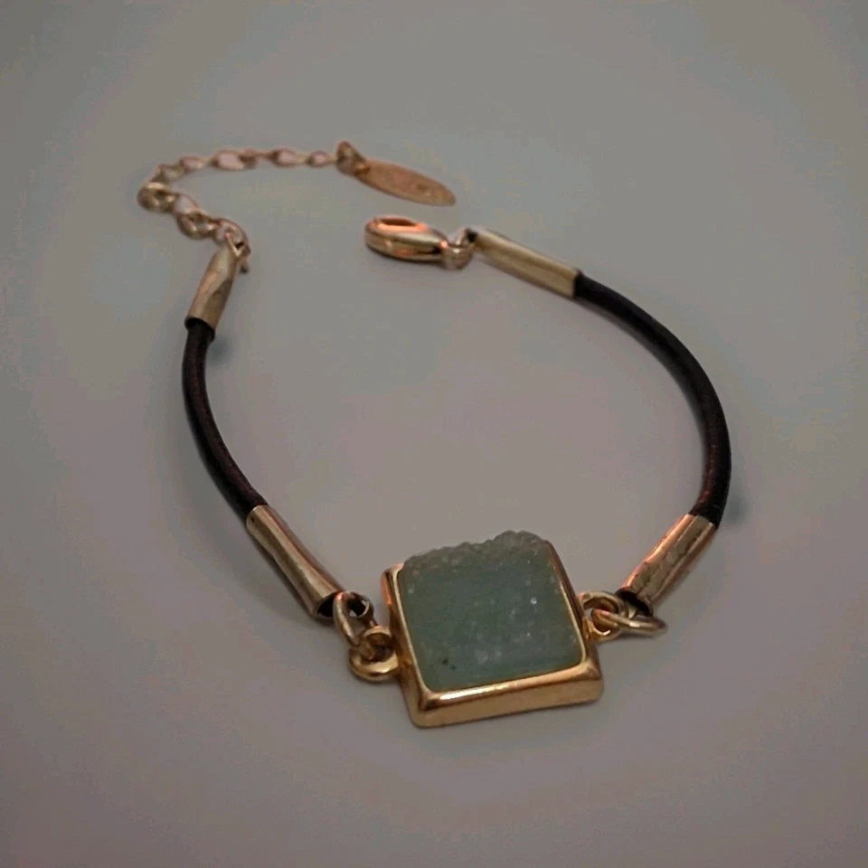 Pulsera Marcia Moran Cuero Cuadrada de Cuarzo Drusy Verde Menta Tono Dorado Talla 6 Foto 3 de 4