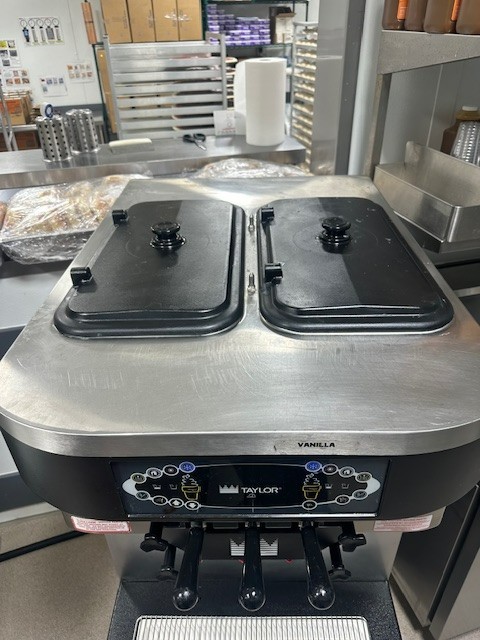 2020 Taylor C716 33 Soft Serve Frozen Yogurt Ice Cream Machine 3 Phase 