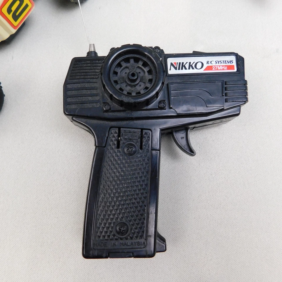 LOTE DE coches de radiocontrol vintage para piezas/reparación Nikko Tonka Ford Ranger 2 controladores #C544 Foto 3 de 4