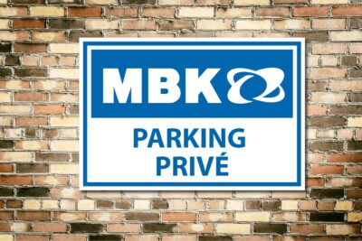 Plaque Alu Parking Privé – Corvette Chevrolet – Décoration Garage 28x19cm