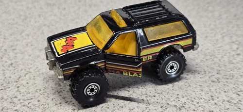 Vintage 1983 Hot Wheels Chevy Blazer 4X4 Lifted Truck SUV Black & Yellow - Loose