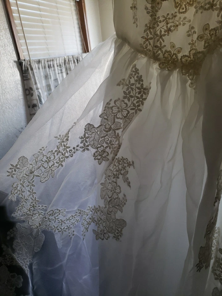 Vestido de novia Blast From The Past talla pequeña Foto 4 de 4