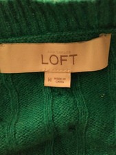 Ann Taylor Loft Teal Green cabled v neck sweater size M