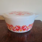 Pyrex Penn Dutch Friendship Promo 475-B Casserole Dish with Lid 2 1/2 Qt