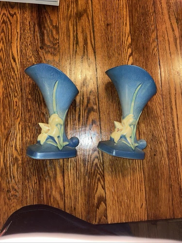 Roseville Zephyr Lily Bermuda Blue 8 Inch Pair of Cornucopias 204-8 Perfect!