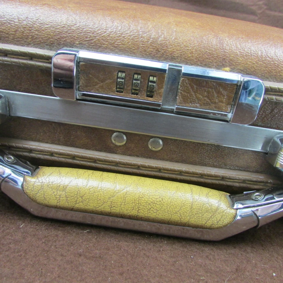 Vintage Escort American Tourister Briefcase Size Hard Shell Brown Luggage  - Image 4 of 4