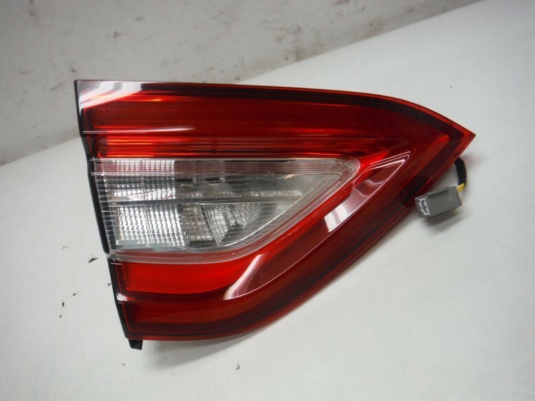 MASERATI DRIVER LEFT BRAKE LIGHT TAIL LIGHT 670100870