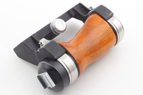 "Near Mint" Asahi Pentax Wood Hot Shoe Left Hand Grip for 6x7 67 67II From JAPAN - Picture 8 of 8