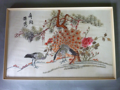 Chinesisches Seidenstickbild - Pfau - groß 25,5 x 17 Zoll - Vintage Retro