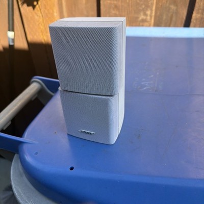 Bose Double Cube Speakers In White Acoustimass (2pcs Speakers with two mounts)