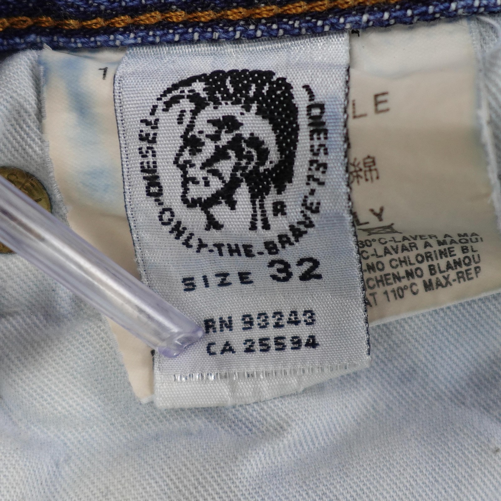 Diesel RR55 Kratt Jeans Mens 32x32 Blue Denim Button Fly Straight Leg Italy thumbnail 13