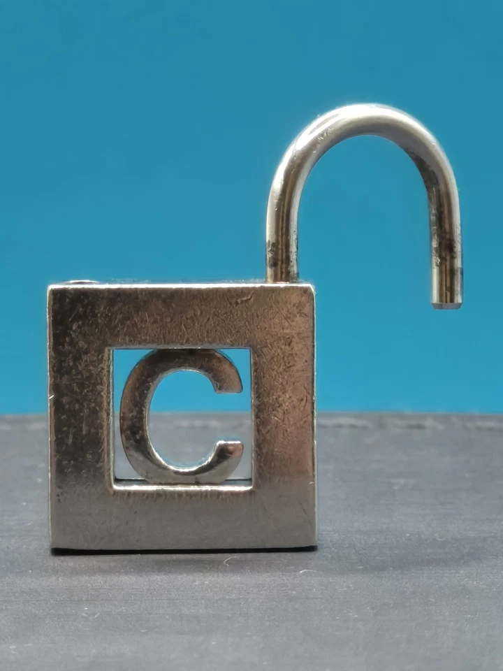 Tiffany And Co Plata Esterlina Candado Dije Colgante Letra C 925 Foto 3 de 4