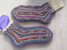 Sneaker, Socken bunt handgestrickt,  40/41