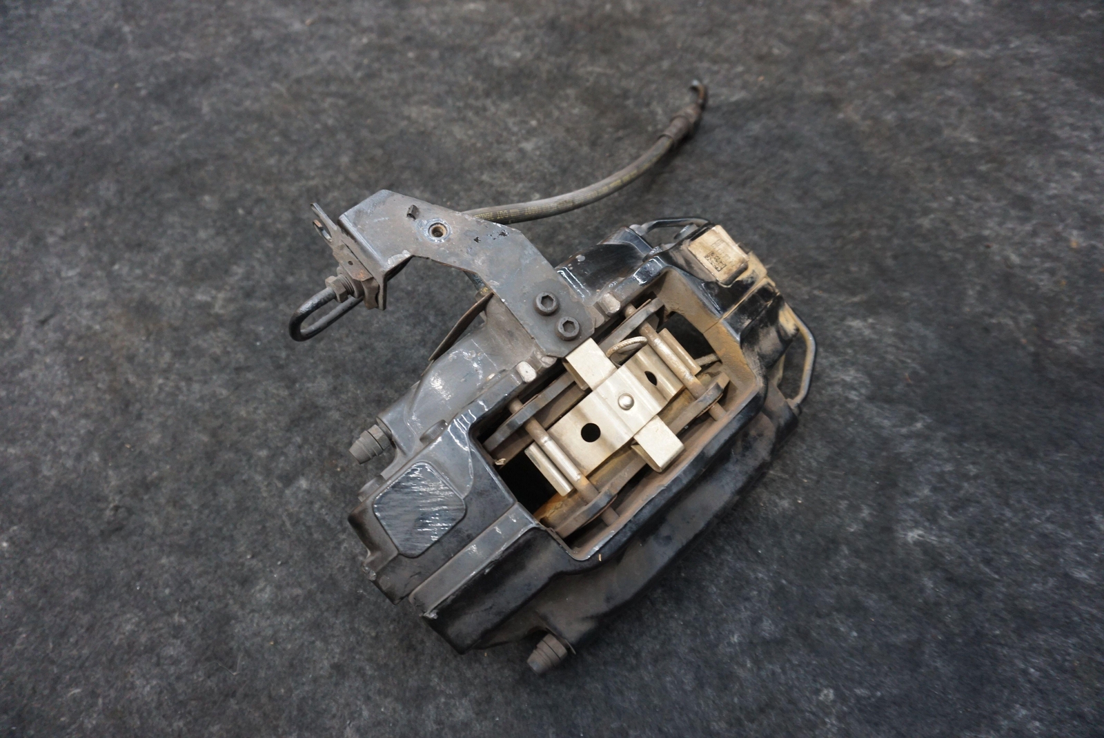 Rear Left Brembo Brake Caliper Black 670039775 Maserati Quattroporte S M156 17+
