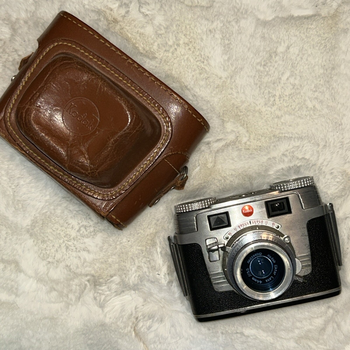 🔥Kodak Signet 35 Film Camera w/ Case Ektar Lens Synchro 300