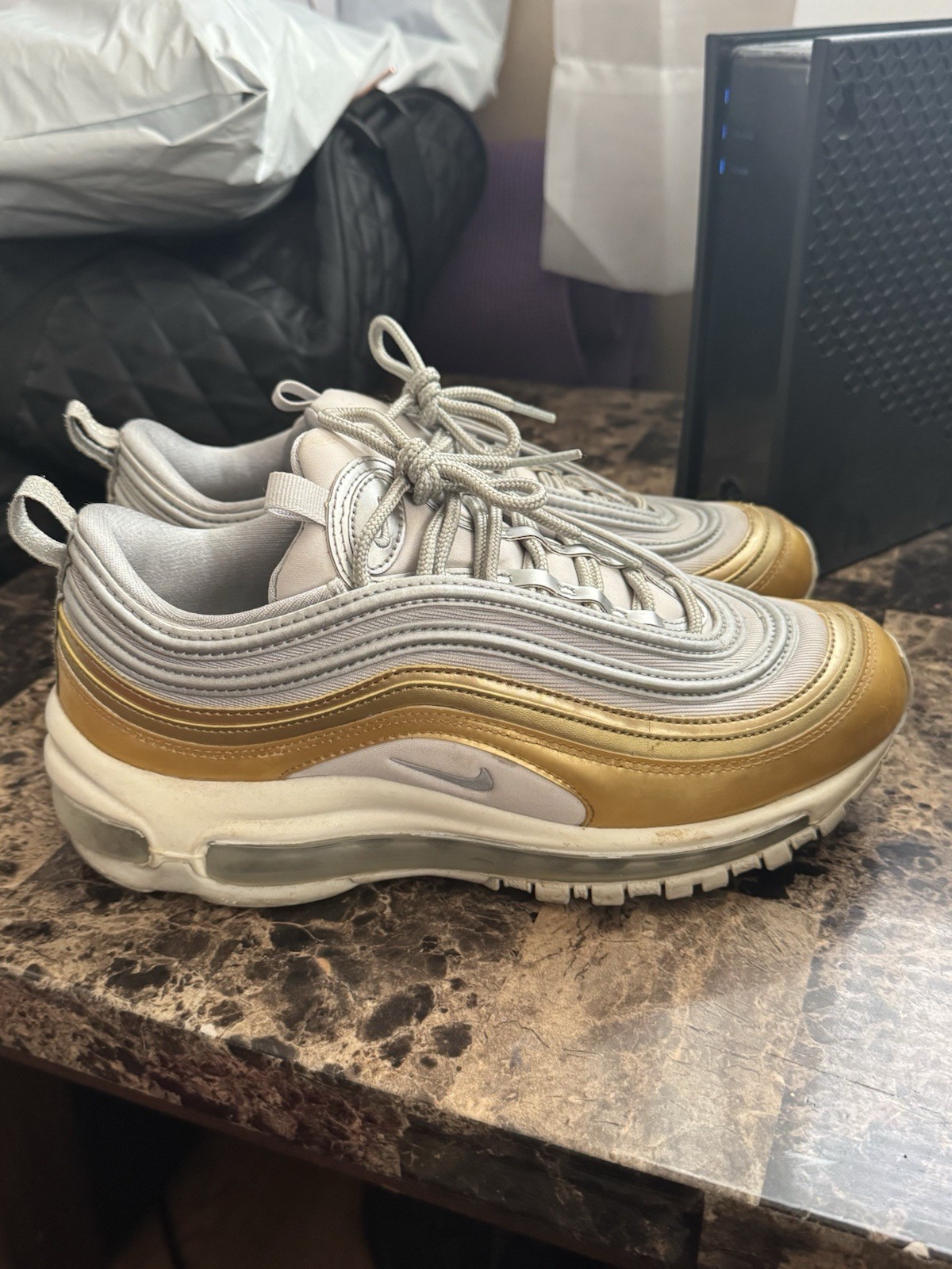Nike Air Max 97 Gold Silver AQ4137-001 Size 7.5 Women’s – Used