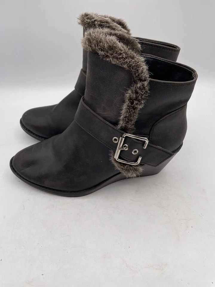 Botín de cuña Rampage Joanie para mujer talla 7,5 M cuero negro cremallera ribete de piel Foto 2 de 4