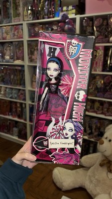 Monster High Puppe Spectra Vondergeist Cheerleader Ghoul Spirit NEU