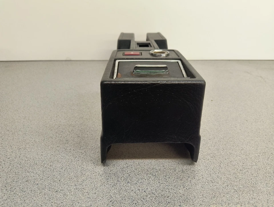 Volvo 262C Coupe Bertone Center Console Black Foto 2 de 4