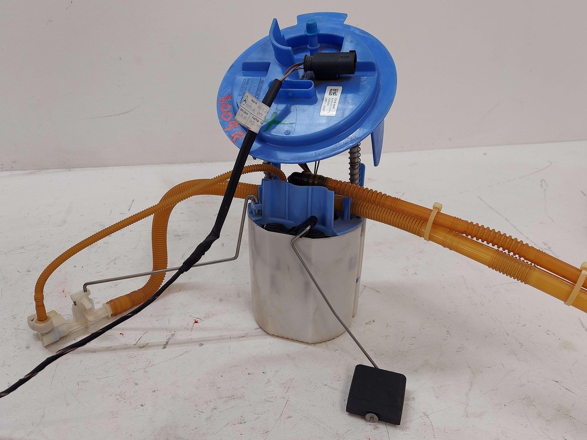 12-18 MERCEDES CLS63 AMG C218 RIGHT FUEL PUMP SIDE A2184700494 