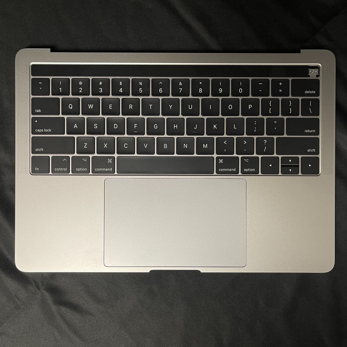 MacBook Pro (13インチ, 2017, T3 x 4) 　A1706 Apple, MacBook Pro 13″ 2017 Laptopuri cu pana la -40% mai ieftine