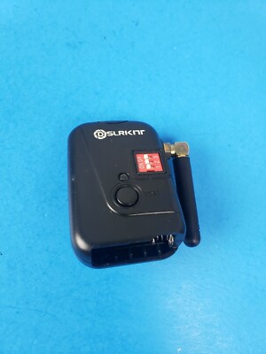 DSLRKIT Wireless Camera Flash Transmitter *missing battery cover