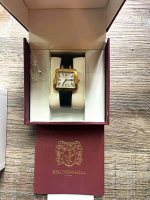 Bruno Magli Square Gold Tone Quartz Watch White Roman Dial Black Leather Box