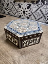 Boite à bijoux /coffret Egypte marquetterie en bois os et incrustations de nacre