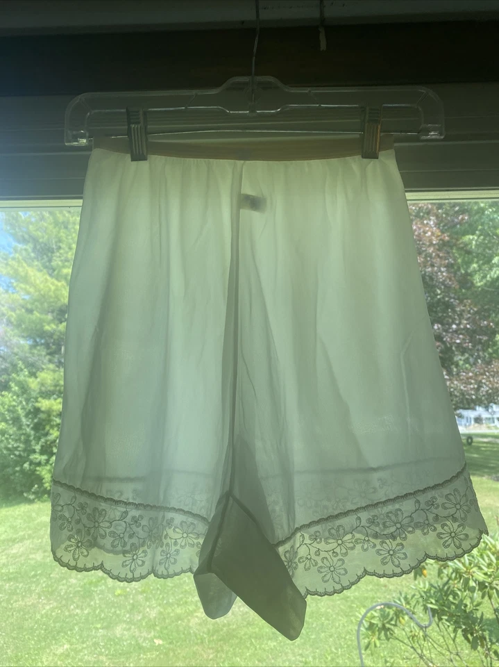 Vintage 1950's VANITY FAIR Tricot Sheer White Panties Wide High Dome Gusset Sz 5 - Image 4 of 4