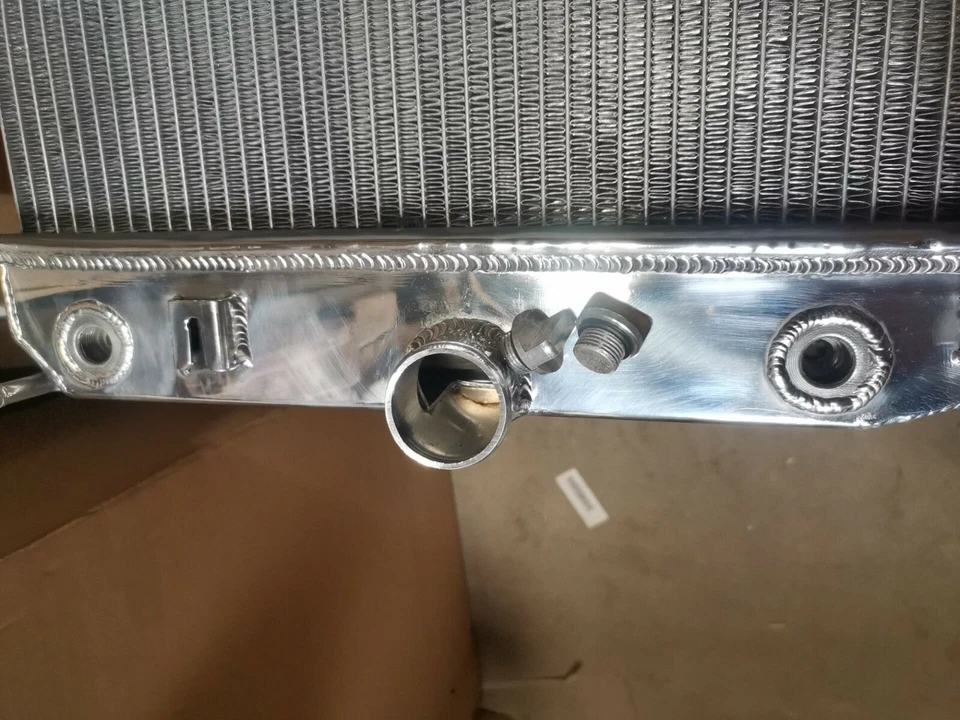 CUSTOM MADE ALUMINUM RADIATOR FOR JAGUAR XK8 97-06 , Please check photos  Foto 3 de 4