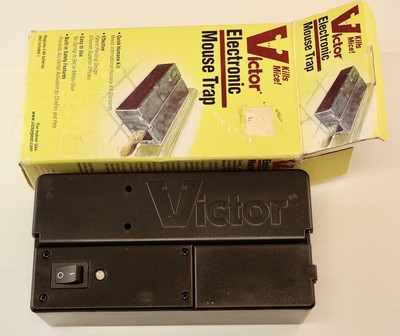 Victor Electronic Mouse / New in Box / by Woodstream / Model M252