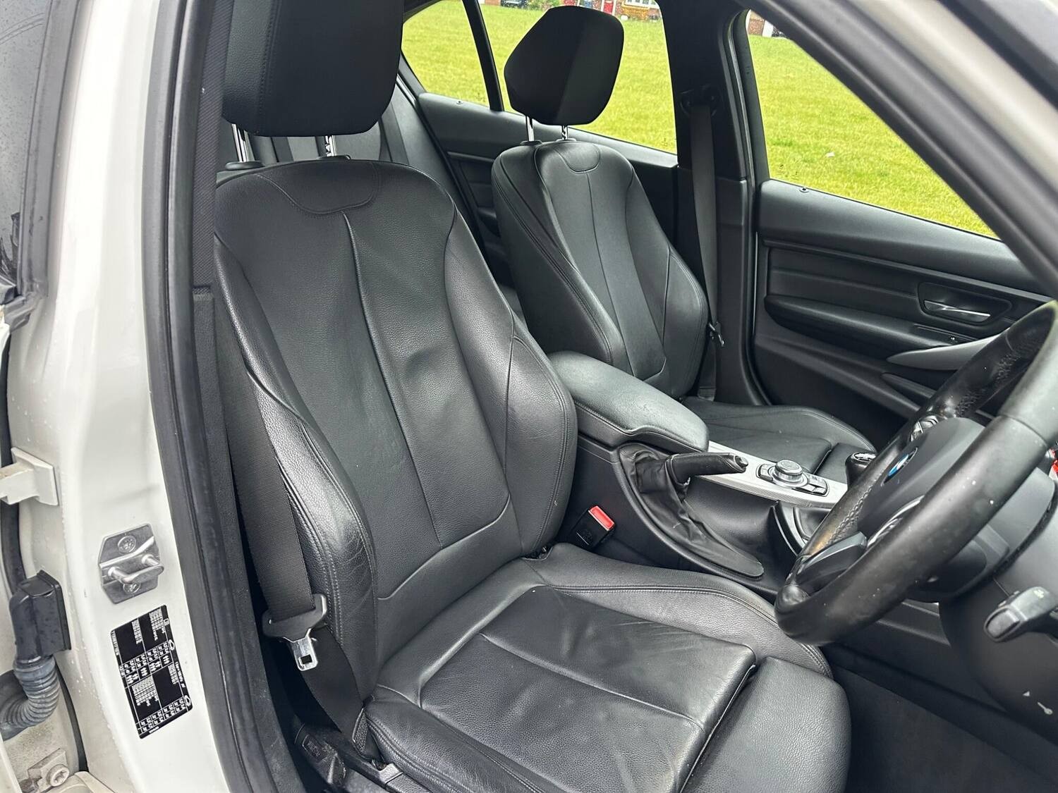 2015 BMW 3 Series, photograph 24