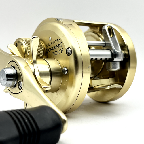 Shimano 04 Calcutta Conquest 300F Right Handle Baitcasting Reel From Japan - Picture 8 of 18