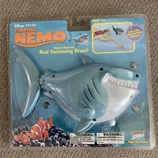 Swimming BRUCE SHARK Bathtub Pool Toy Finding Nemo 2004 Disney Pixar New Rare