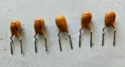 Lot of 5 x Kemet Tantalum Radial Capacitor 22µF/16V