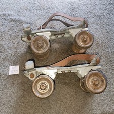 VINTAGE ADJUSTABLE METAL ROLLER SKATES SEARS ROEBUCK AND CO JC HIGGINS 610-2300