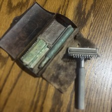 WW2 era Safety comb razor 2 Razors Metal Box Marked Made In USA