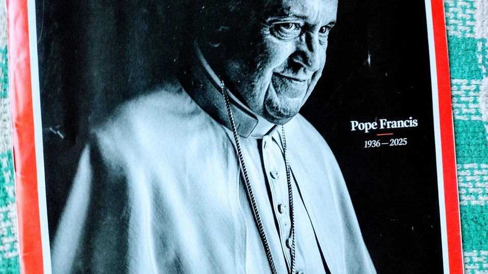 Time Magazine May 12, 2025 Pope Francis 1936-2025 - Image 3 of 4