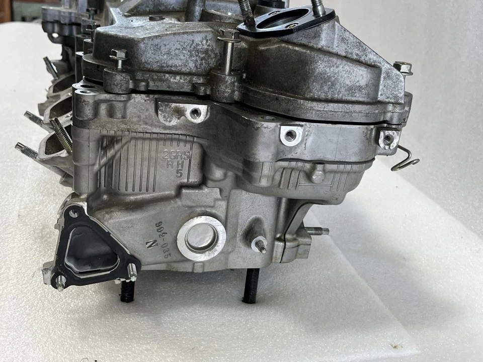 2014 LEXUS GS350 ENGINE CYLINDER HEAD ASSEMBLY RIGHT PASSENGER SIDE - Image 3 of 4