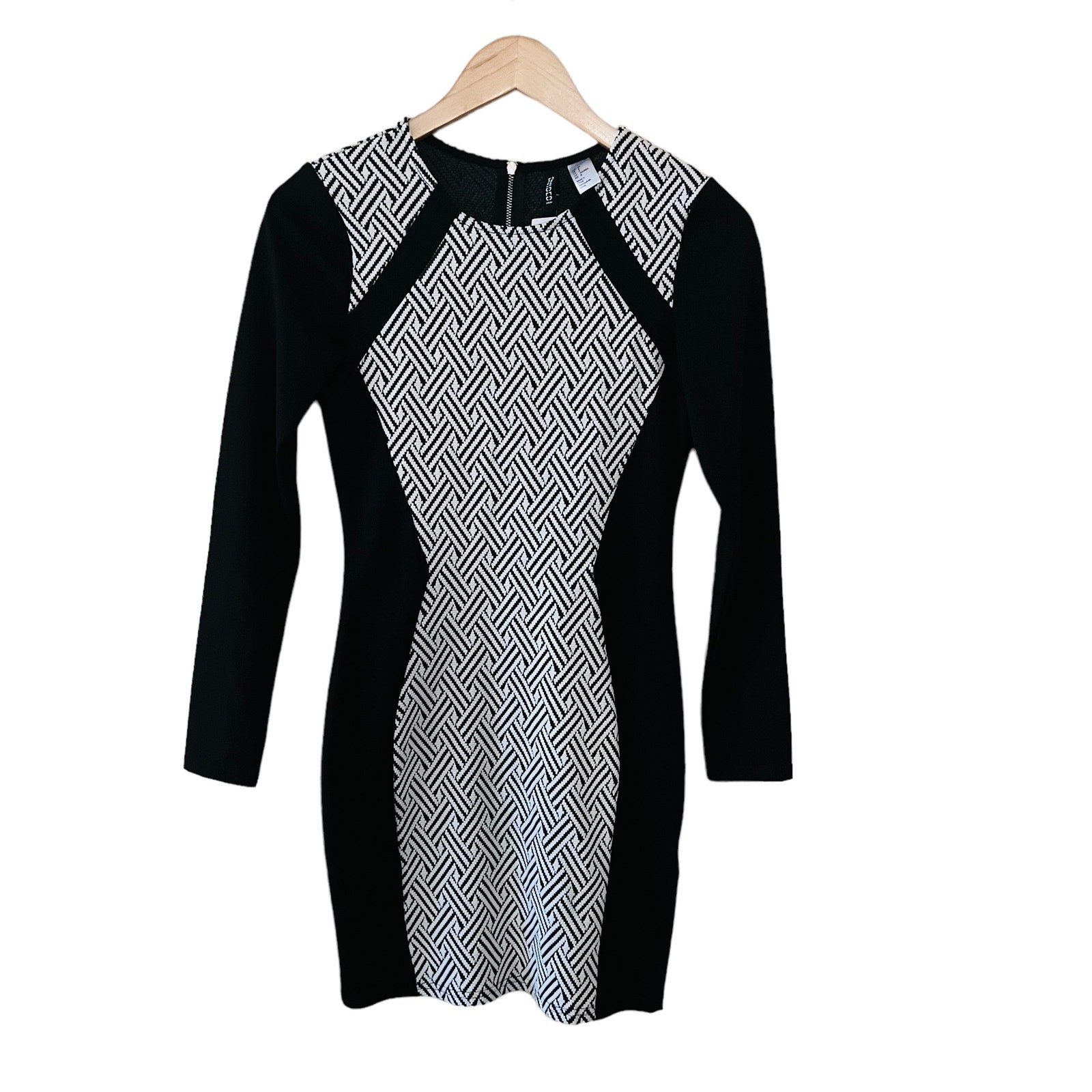 H&M Divided Geometric Print Long Sleeve Sheath Dress Size 8 Black White
