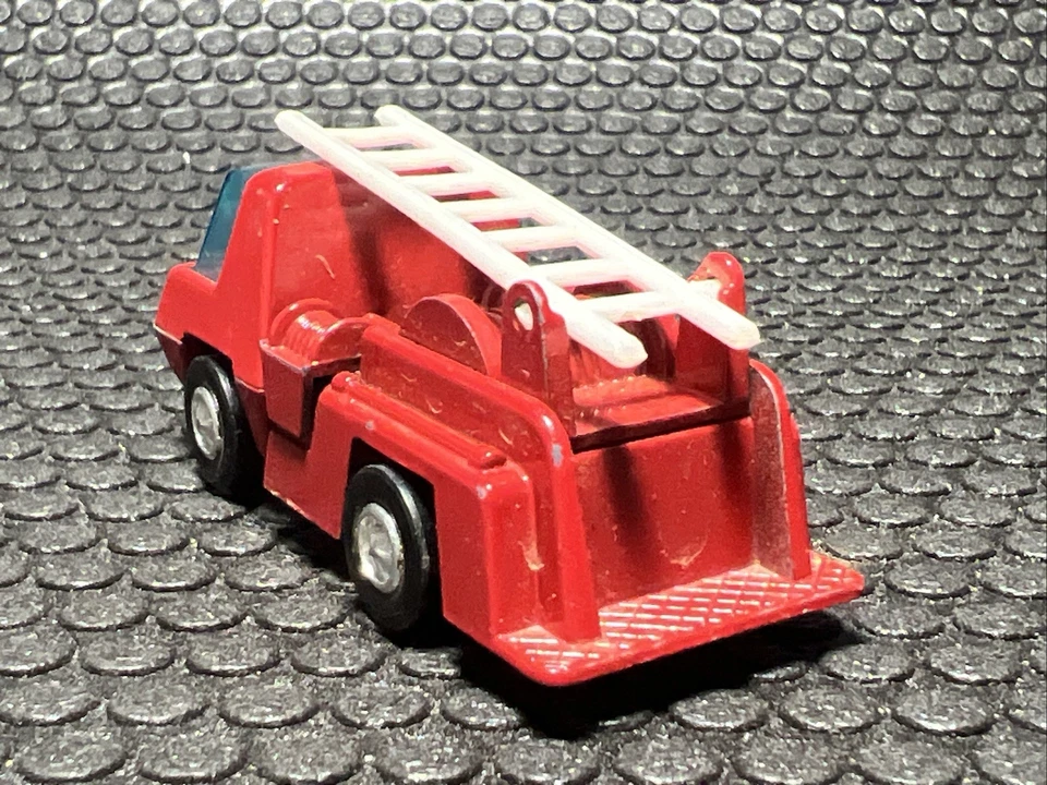 Camión escalera camión de bomberos PlayArt vintage Hong Kong Foto 2 de 4