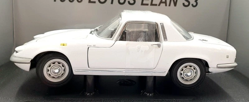 Sun Star 1/18 Scale 4071 - 1966 Lotus Elan S3 Coupe - Cirrus White - Image 3 of 4