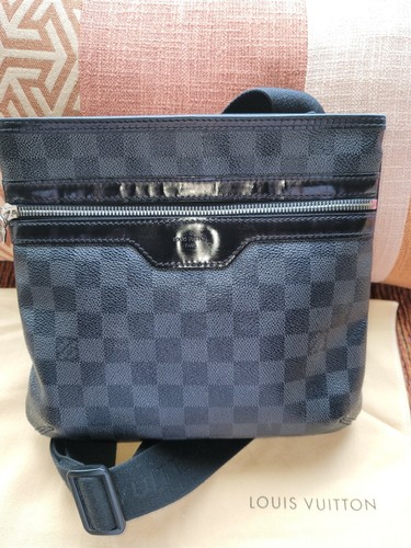 louis vuitton mens bag used