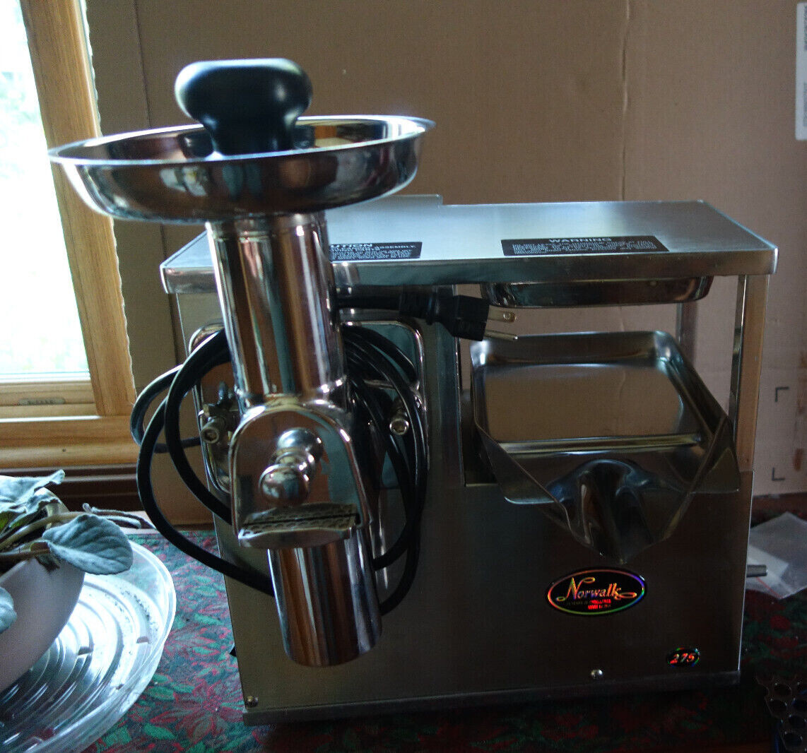 Norwalk 275 Juicer, heavy duty, stainless steel barely used, with  accessories