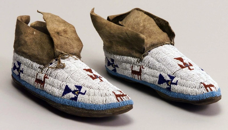 Mocasín antiguo americano estilo cheyenne hecho a mano Thunder Bird con cuentas longitud 10,5 Foto 2 de 2