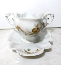 Marx & Gutherz Gravy Boat With Attached Underplate  4" T x 6 1/2" W x 9 1/2" L