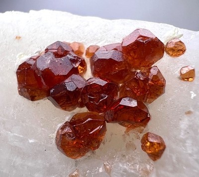 153 CT. Gemmy Red Garnet Crystals Bunch On Feldspar - Kunar, AFG