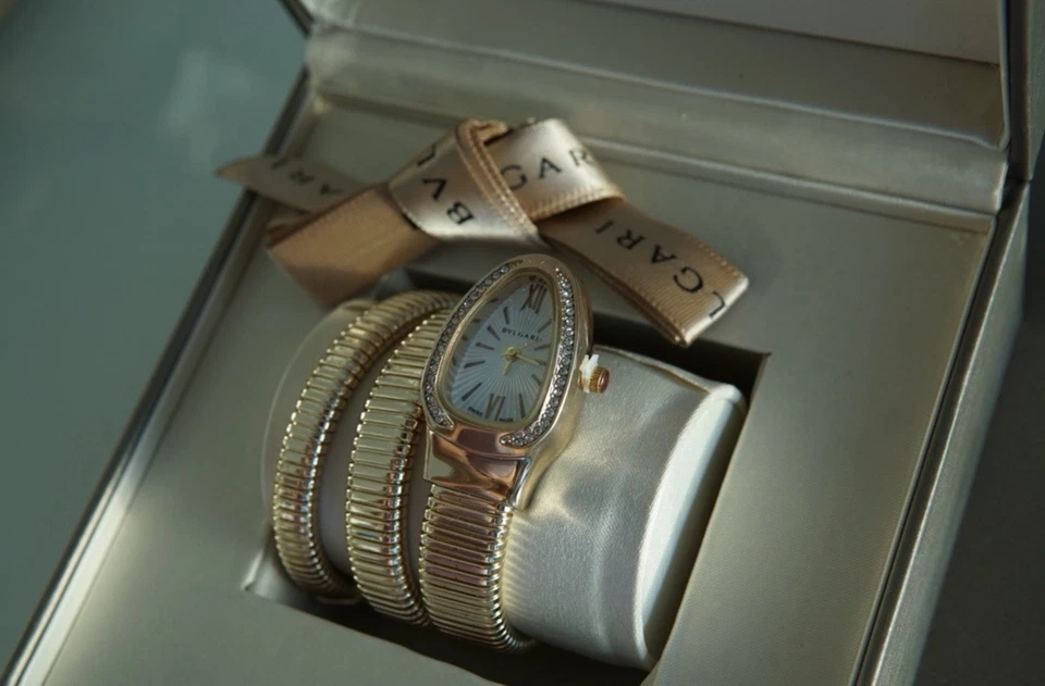 Женские часы серии Serpenti золотистого цвета - Изображение 4 из 4