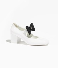 CHANEL 40 C runway white patent leather pump wirh black cc logo bow size 40 C